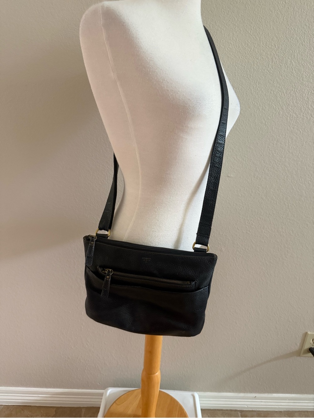 Fossil Crossbody Bag Navy Blue Soft Pebble Leather Purse Zips Lots Of Pockets